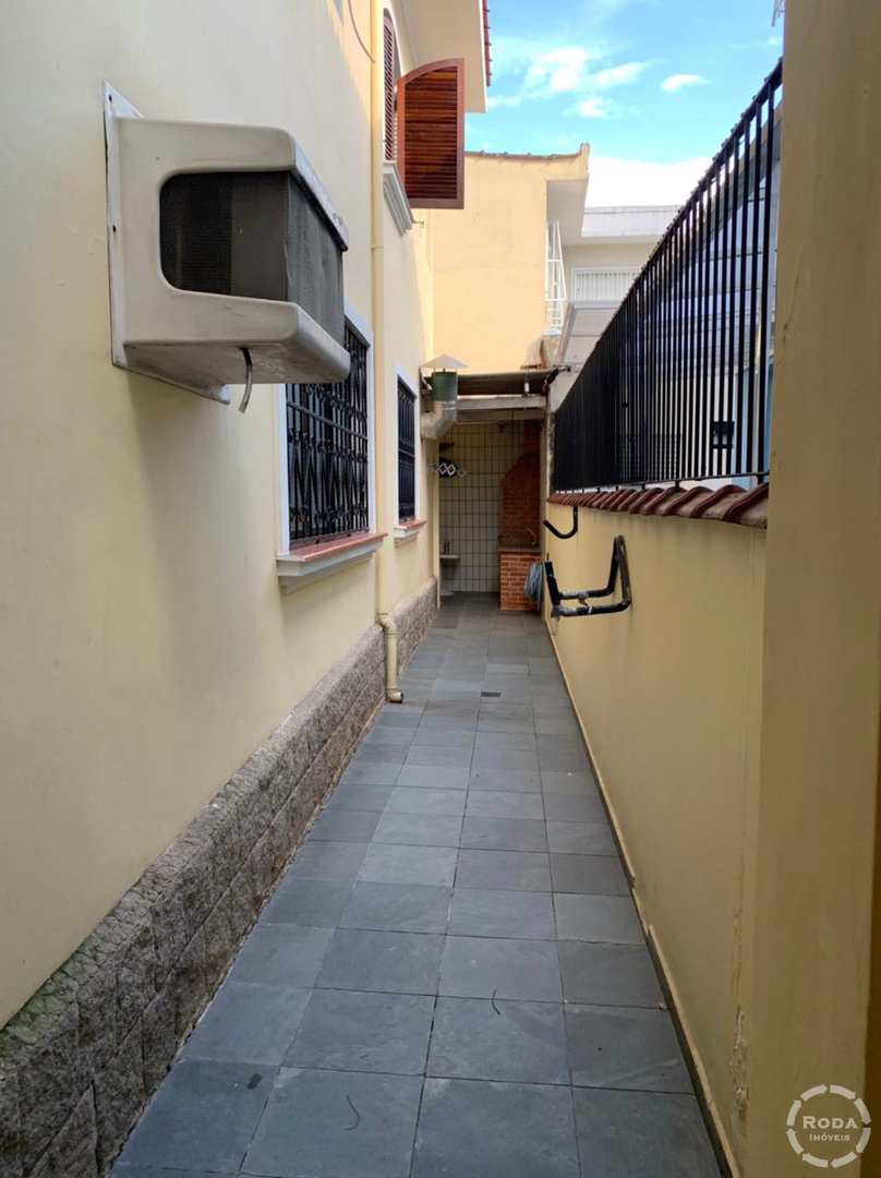 Casa à venda com 4 quartos, 160m² - Foto 2