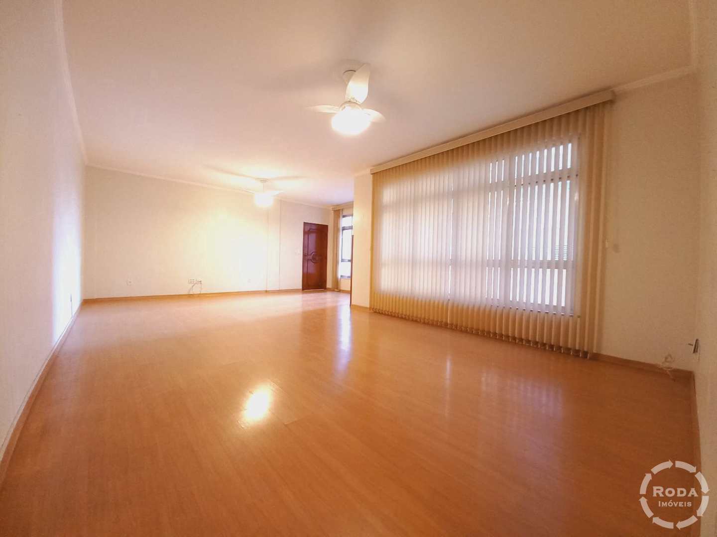 Apartamento à venda com 3 quartos, 166m² - Foto 2