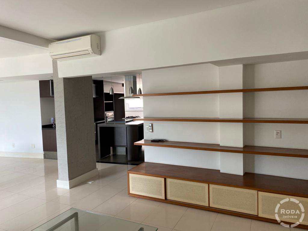 Apartamento à venda com 3 quartos, 154m² - Foto 2