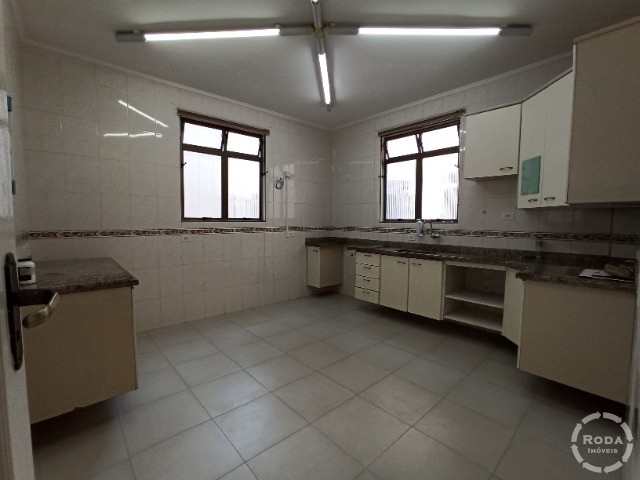 Sobrado para alugar com 4 quartos, 250m² - Foto 12