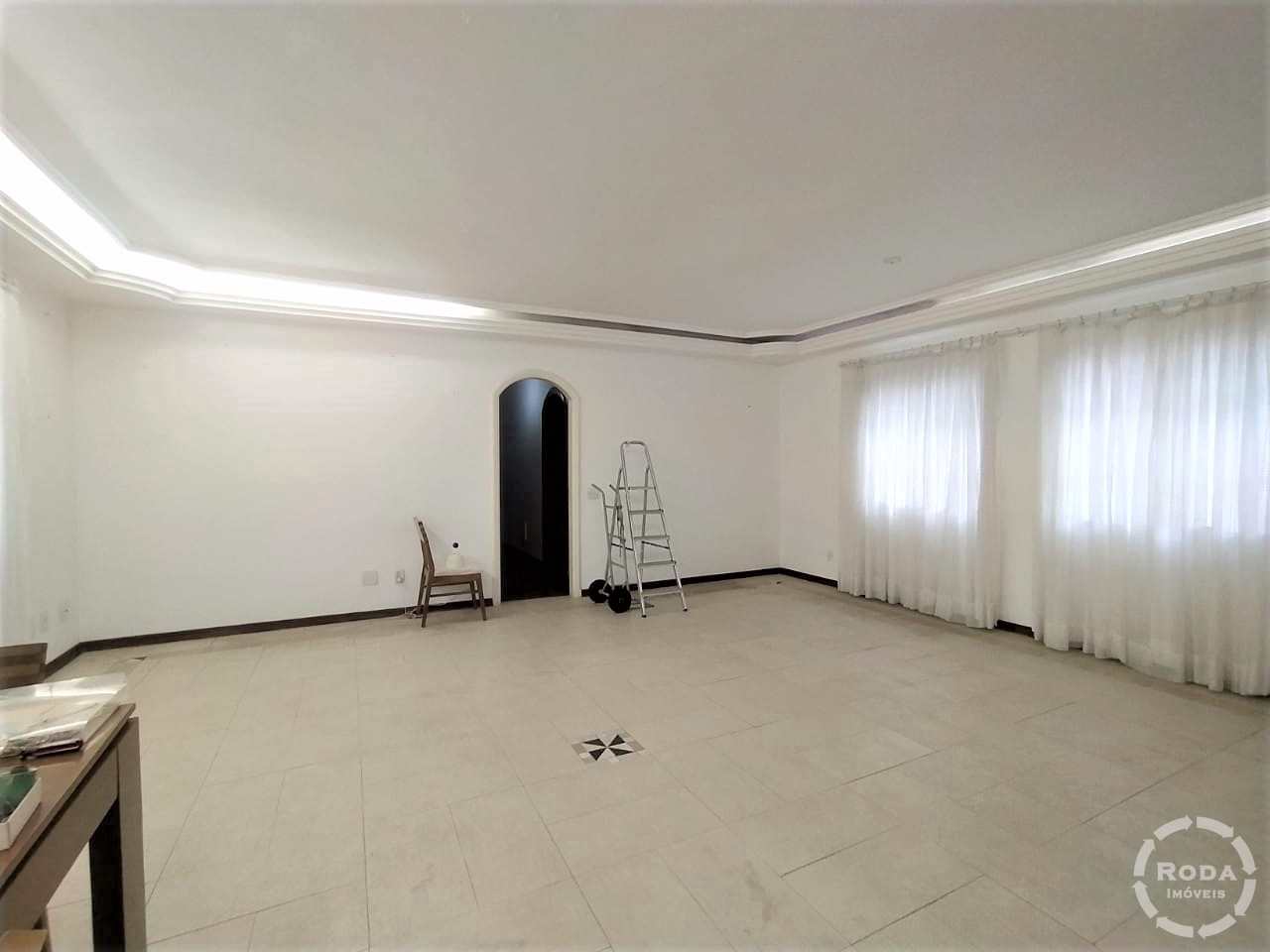 Apartamento à venda com 4 quartos, 334m² - Foto 2