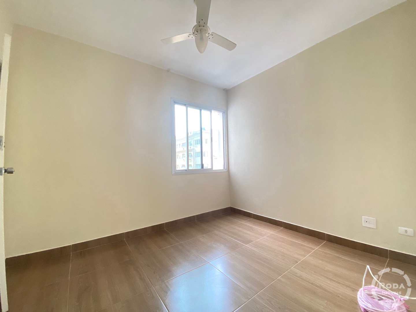 Apartamento à venda com 1 quarto, 55m² - Foto 2