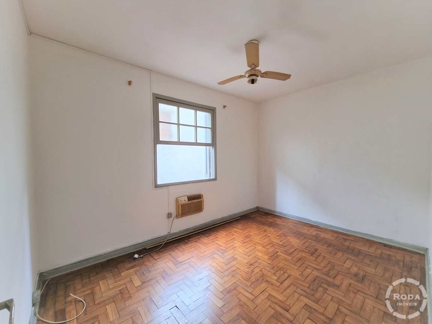 Apartamento à venda com 2 quartos, 70m² - Foto 3