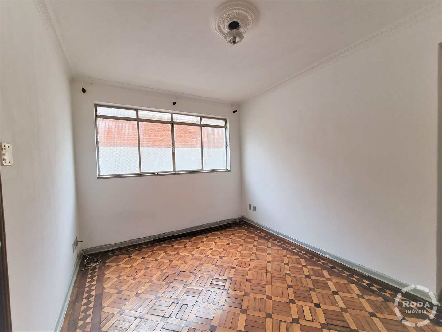 Apartamento à venda com 2 quartos, 70m² - Foto 2