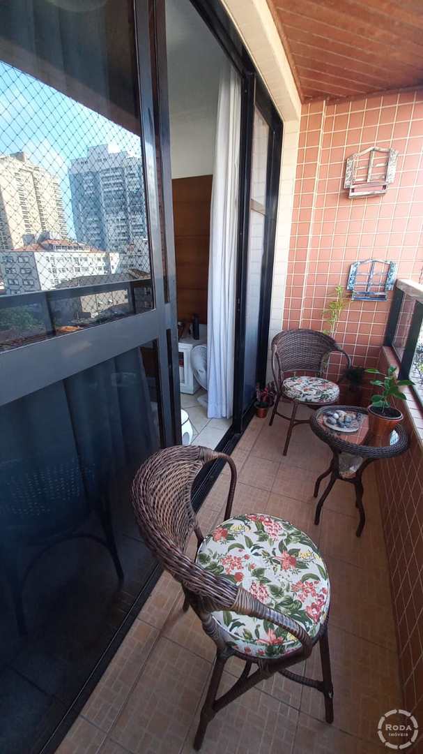 Apartamento à venda com 3 quartos, 150m² - Foto 2