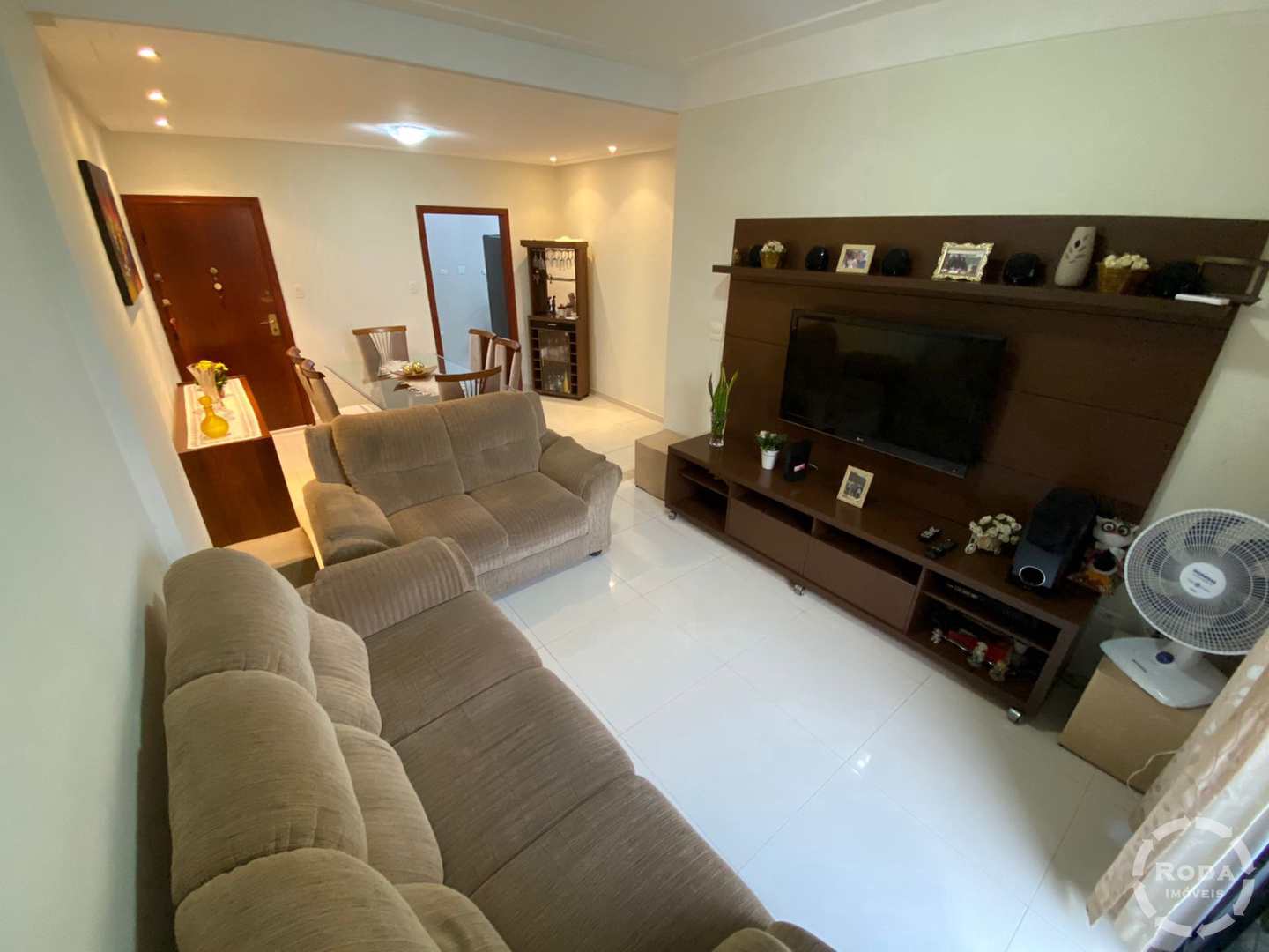 Apartamento à venda com 2 quartos, 110m² - Foto 2