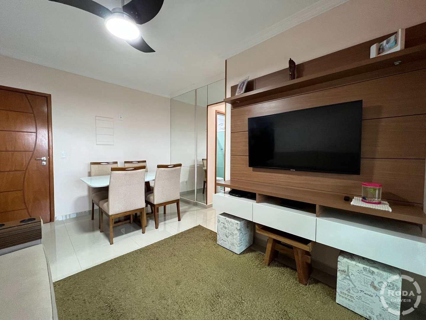 Apartamento à venda com 2 quartos, 70m² - Foto 4