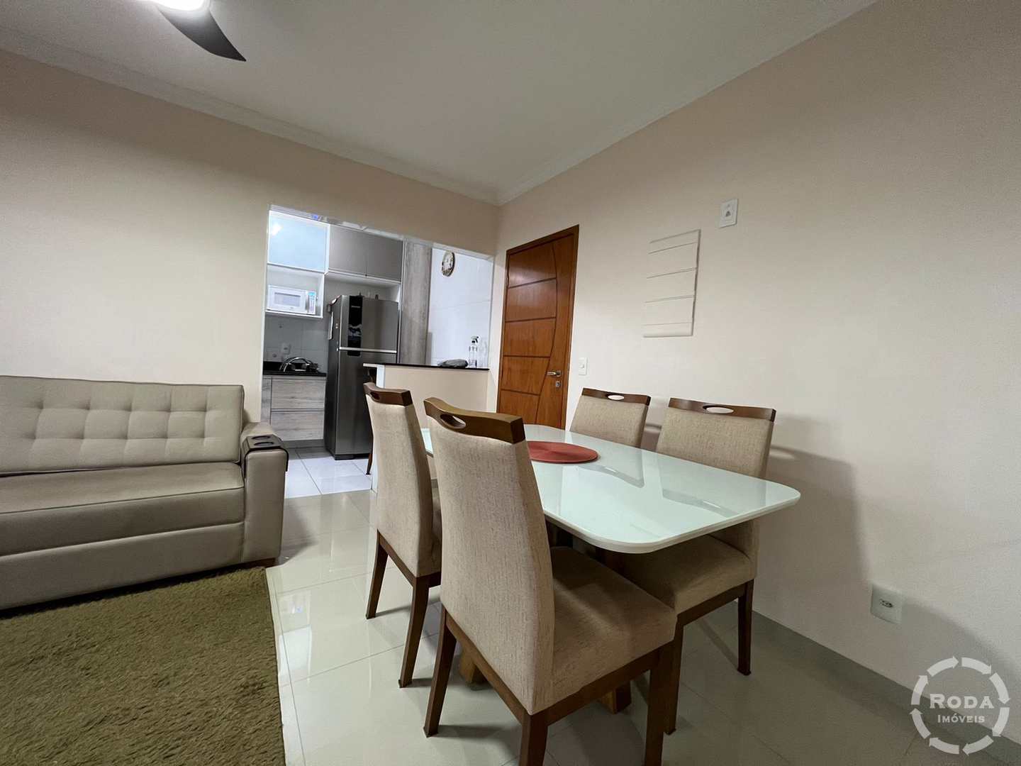 Apartamento à venda com 2 quartos, 70m² - Foto 3