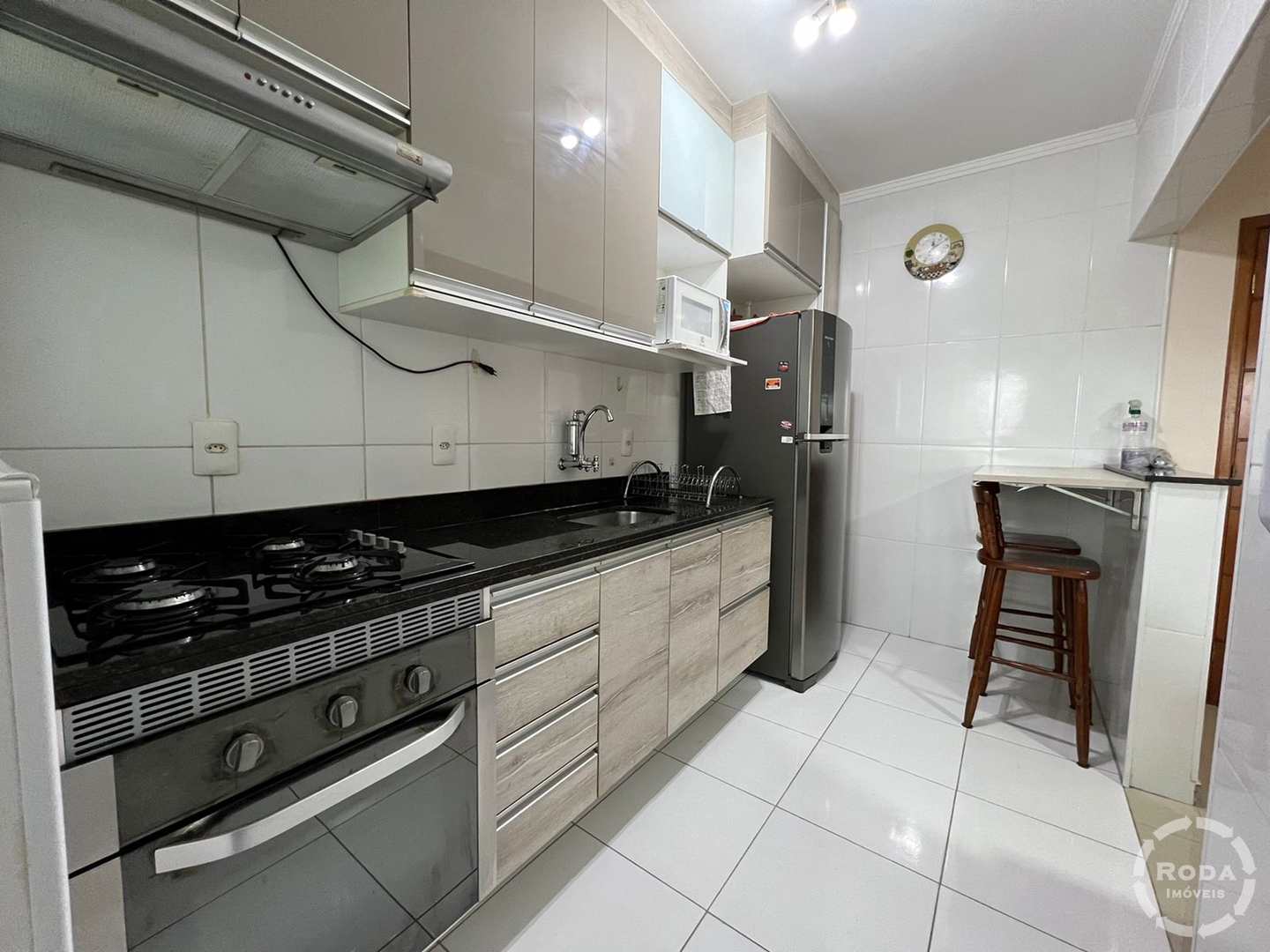 Apartamento à venda com 2 quartos, 70m² - Foto 11