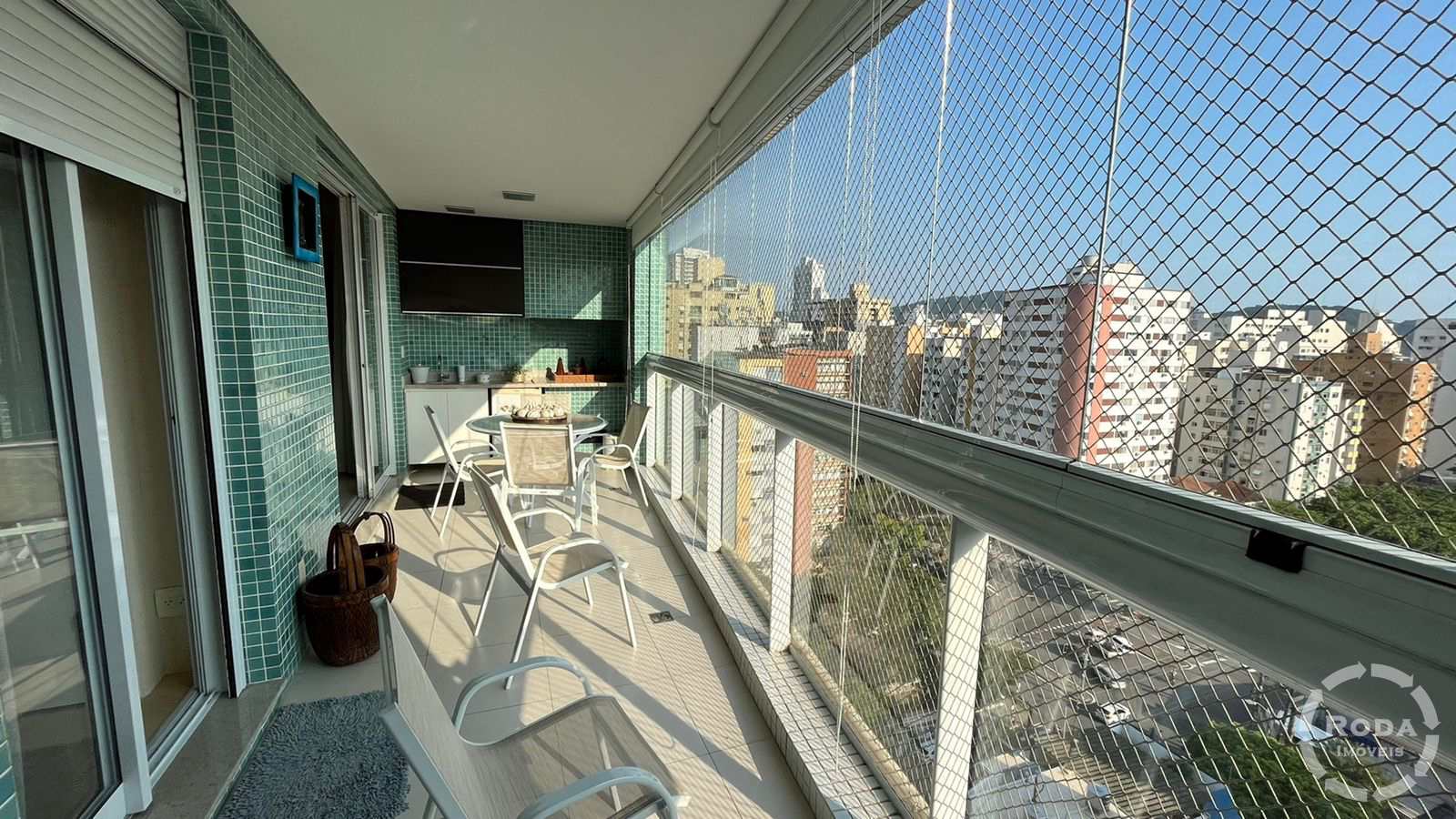 Apartamento à venda com 3 quartos, 141m² - Foto 2