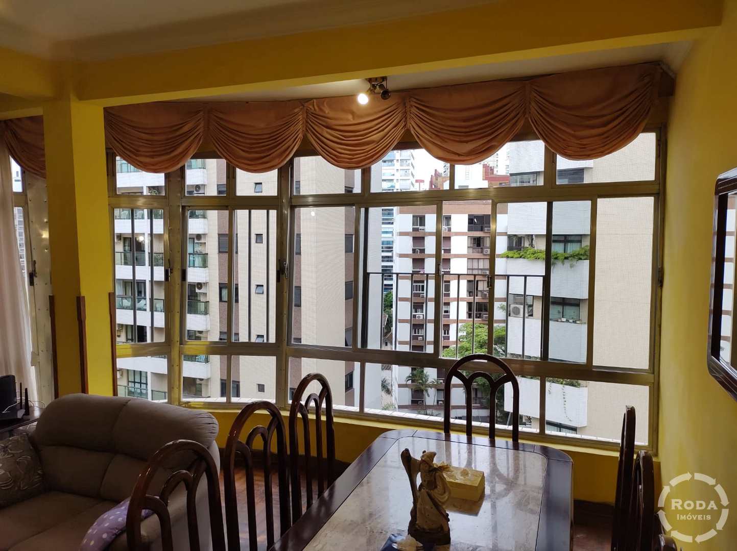 Apartamento à venda com 3 quartos, 136m² - Foto 2