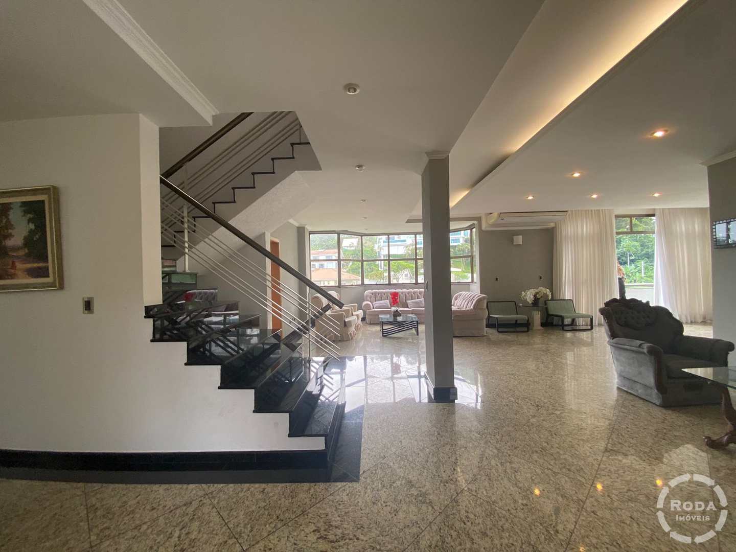 Casa à venda com 6 quartos, 824m² - Foto 2