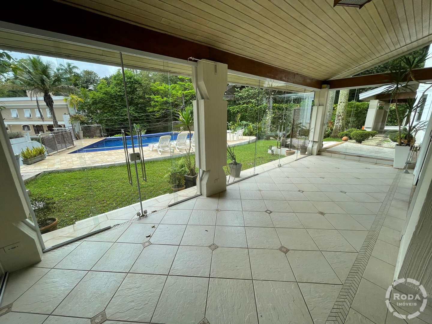 Casa à venda com 4 quartos, 1100m² - Foto 11