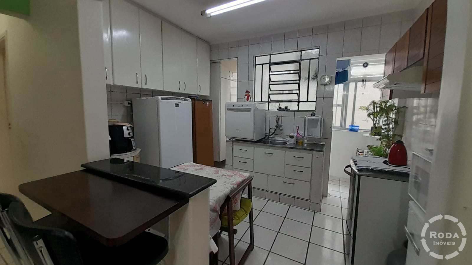 Apartamento à venda com 2 quartos, 77m² - Foto 4