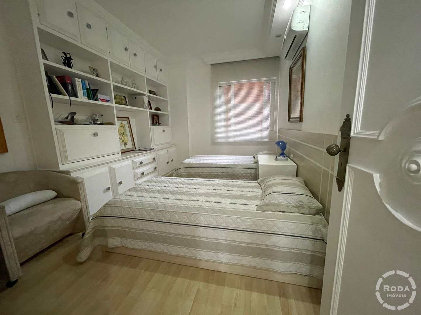 Apartamento à venda com 3 quartos, 210m² - Foto 19