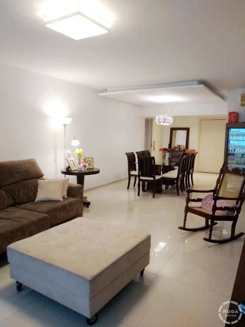 Apartamento à venda com 3 quartos, 216m² - Foto 4