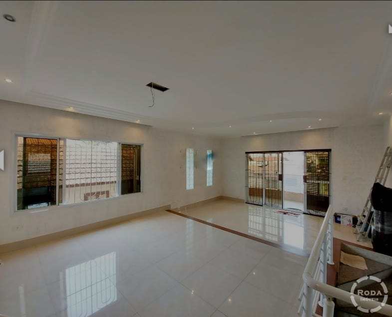 Casa à venda com 3 quartos, 260m² - Foto 2