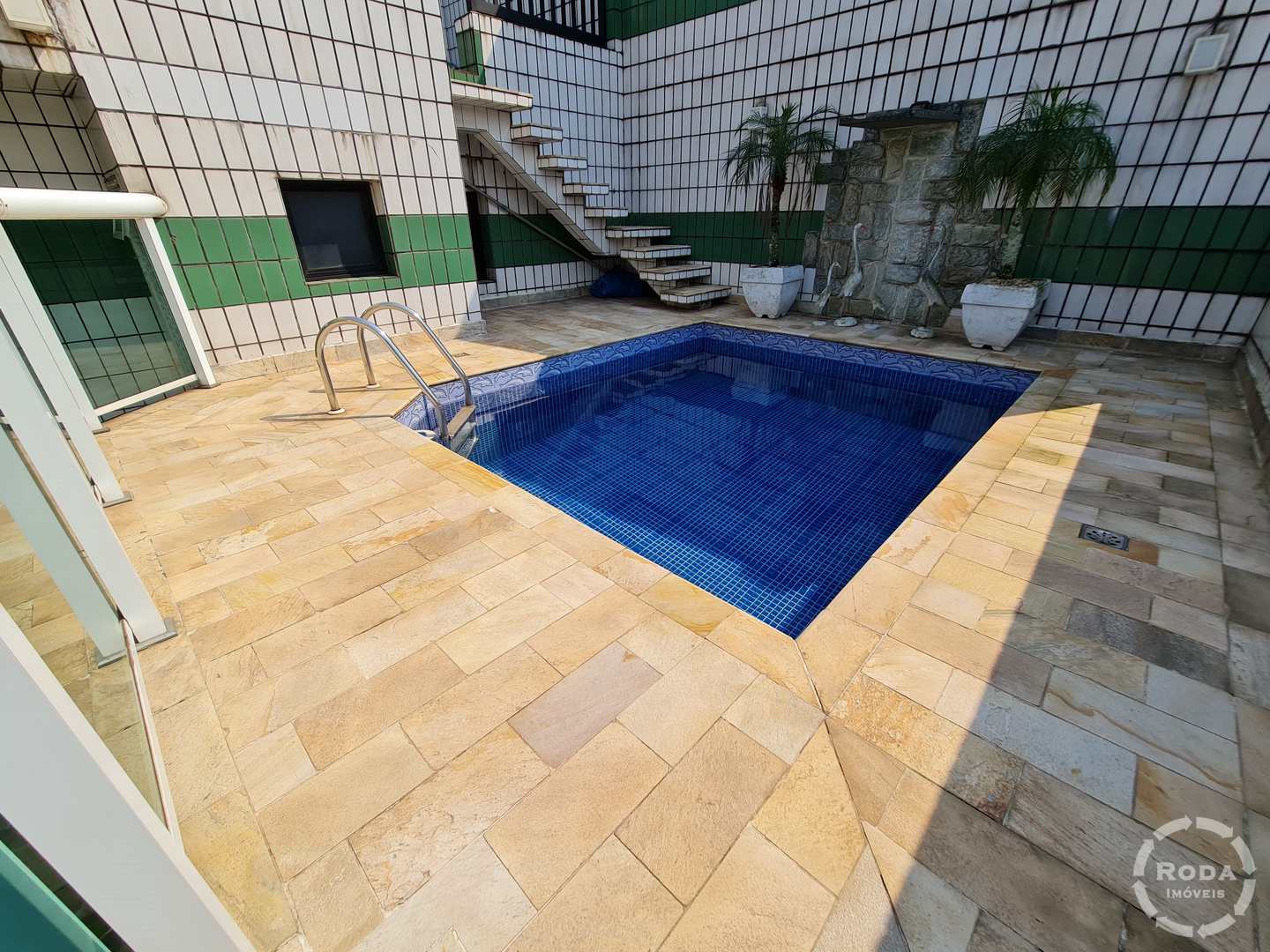 Cobertura à venda com 3 quartos, 280m² - Foto 1