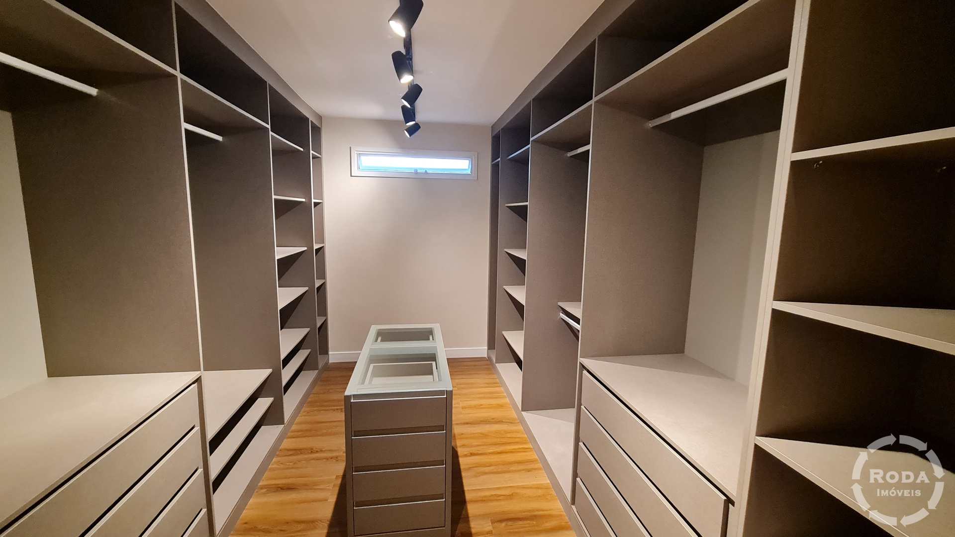 Apartamento à venda com 3 quartos, 223m² - Foto 19