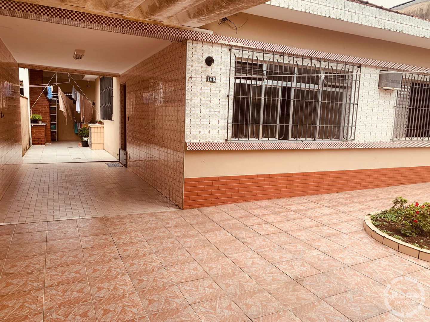 Casa à venda com 2 quartos, 100m² - Foto 2