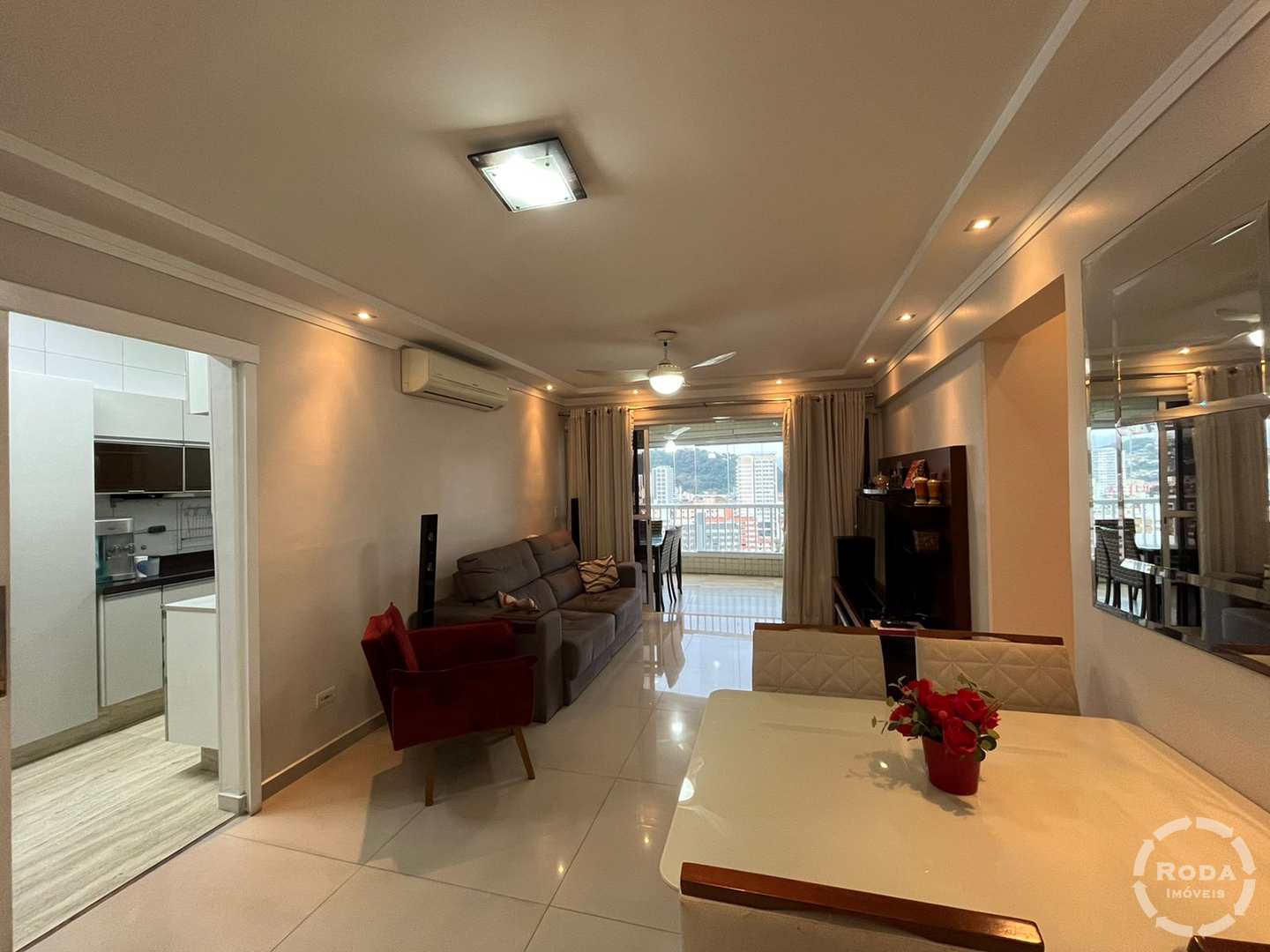 Apartamento à venda com 3 quartos, 111m² - Foto 4