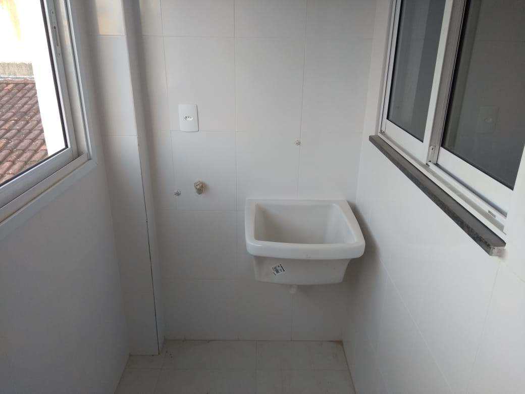 Apartamento à venda com 2 quartos, 60m² - Foto 2