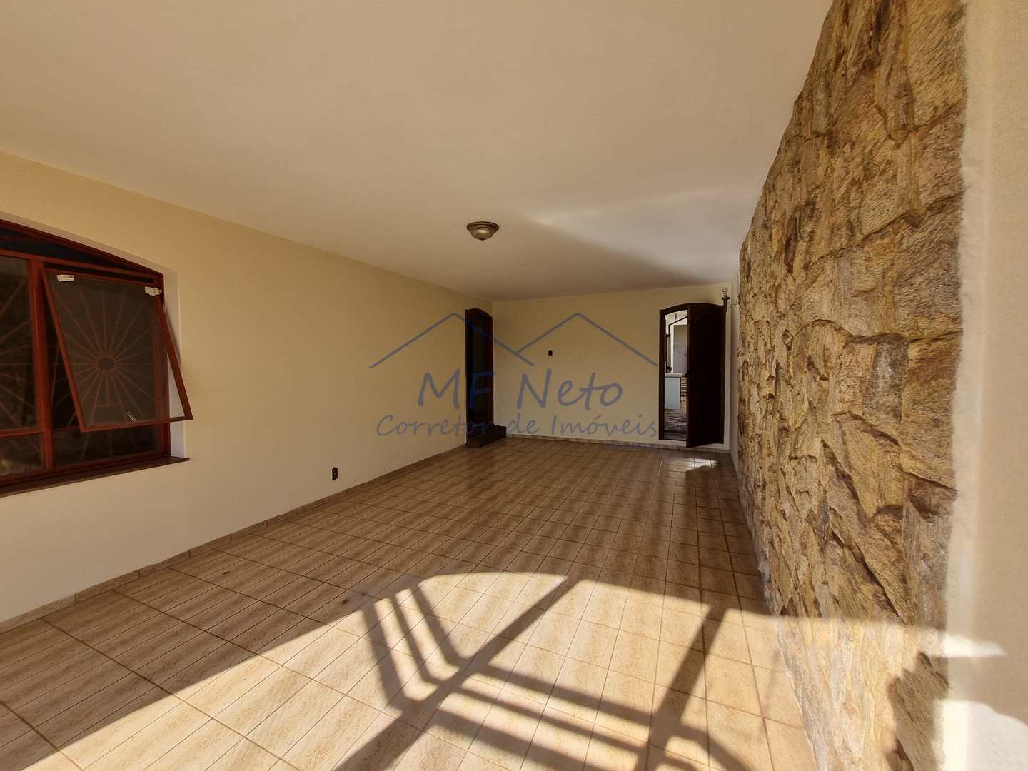 Casa para alugar com 3 quartos, 200m² - Foto 3