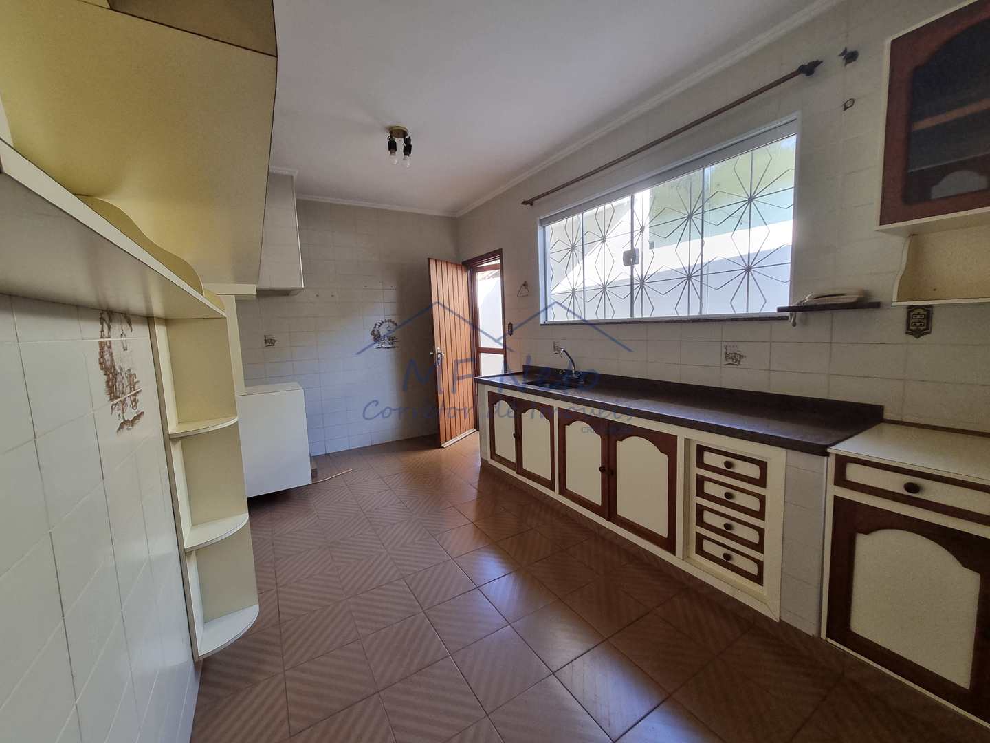 Casa para alugar com 3 quartos, 200m² - Foto 12