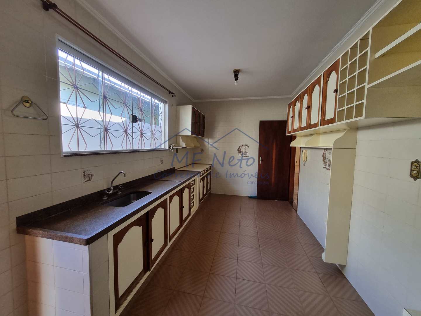 Casa para alugar com 3 quartos, 200m² - Foto 14