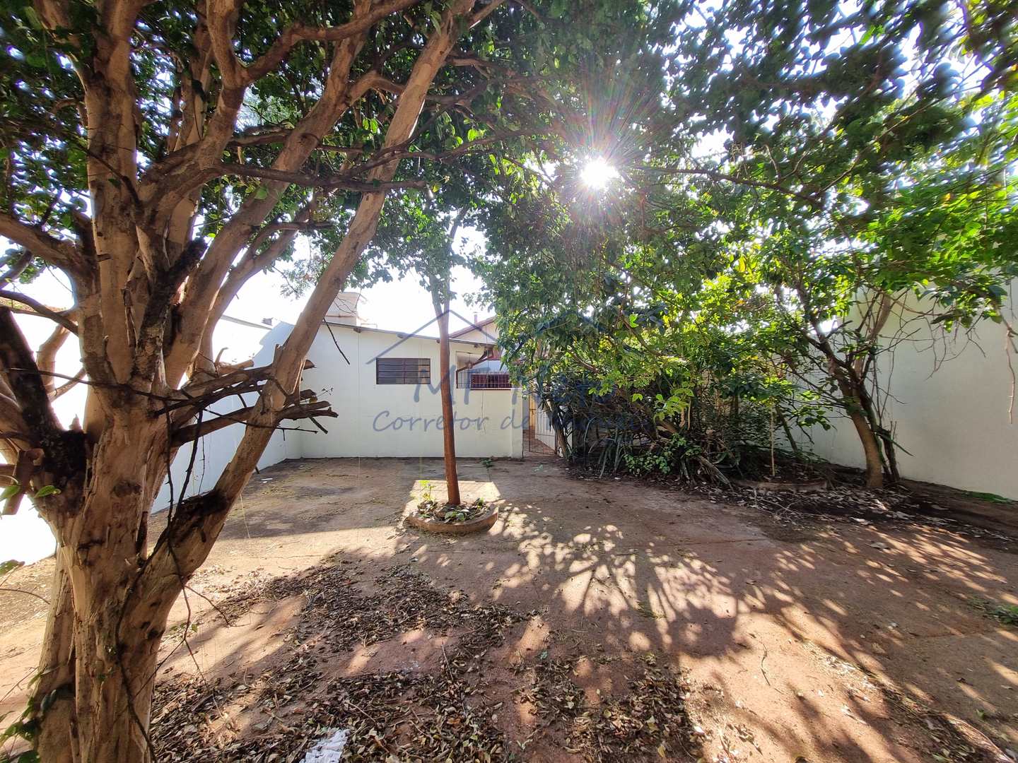 Casa para alugar com 3 quartos, 200m² - Foto 36