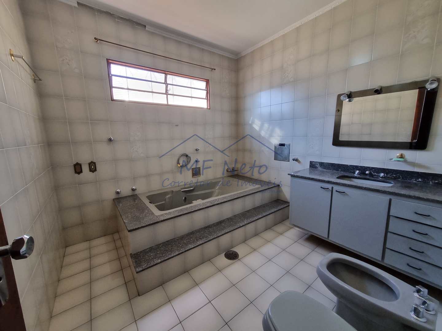 Casa para alugar com 3 quartos, 200m² - Foto 22
