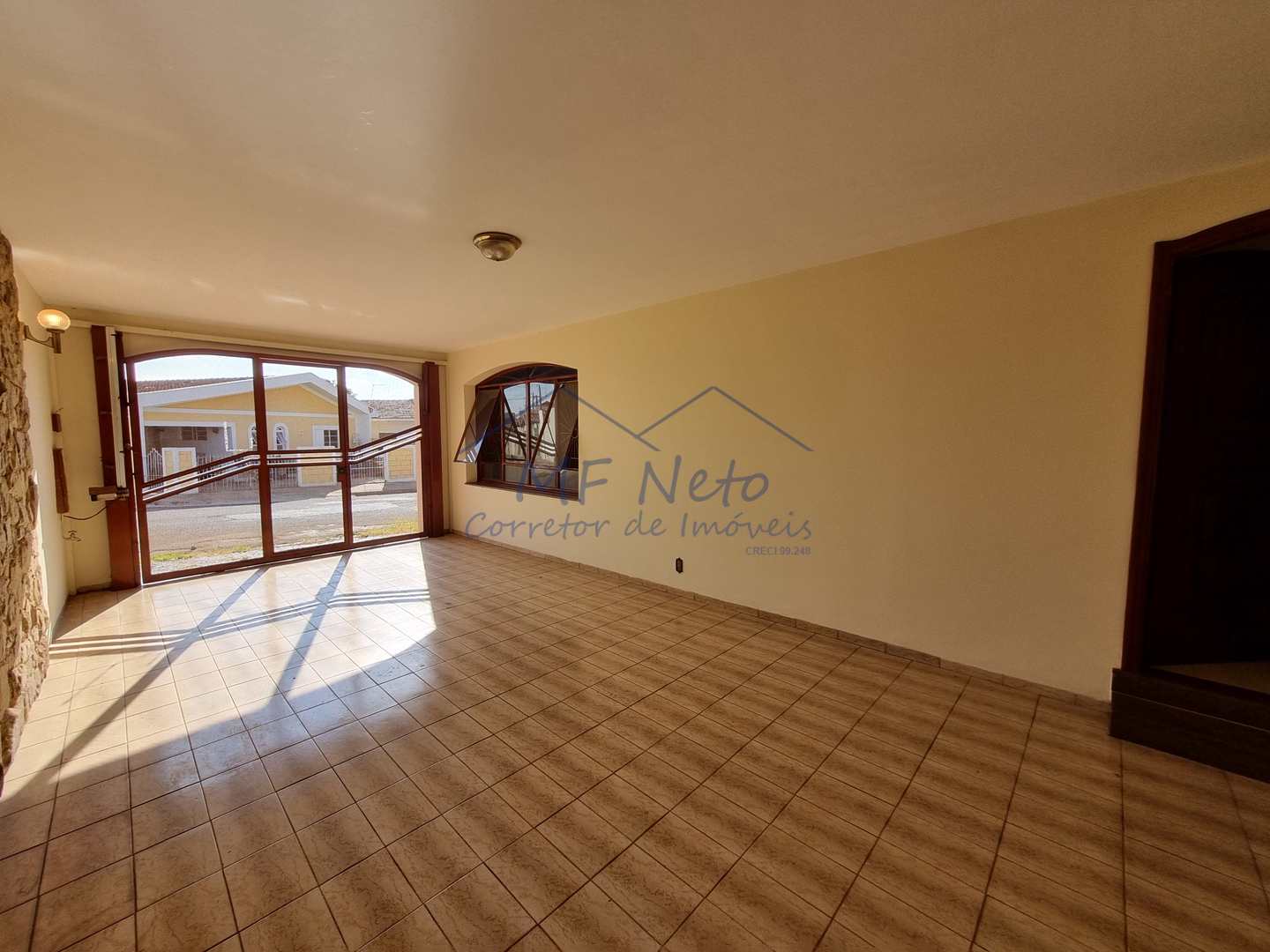 Casa para alugar com 3 quartos, 200m² - Foto 4