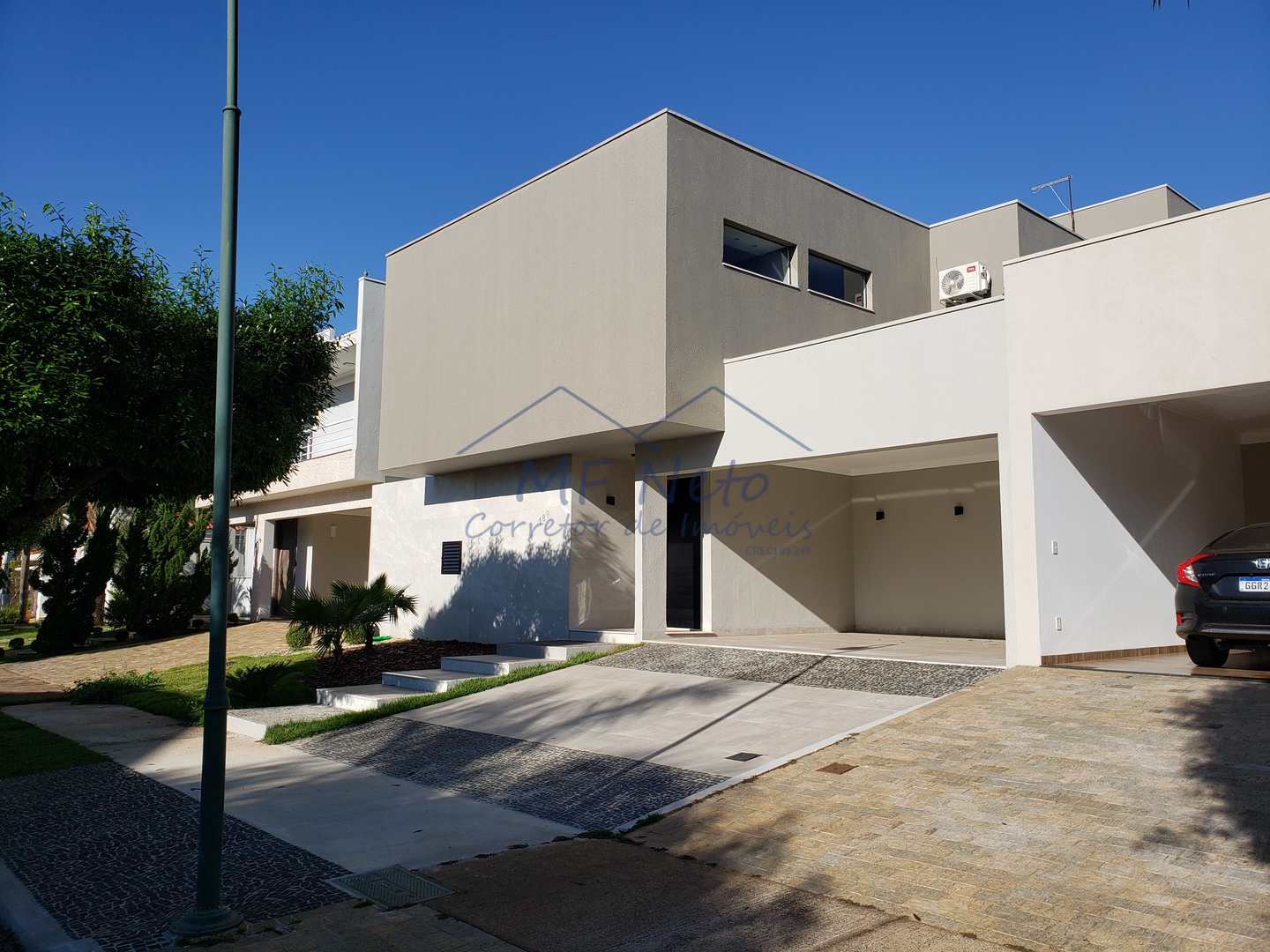 Casa de Condomínio à venda com 3 quartos, 285m² - Foto 1