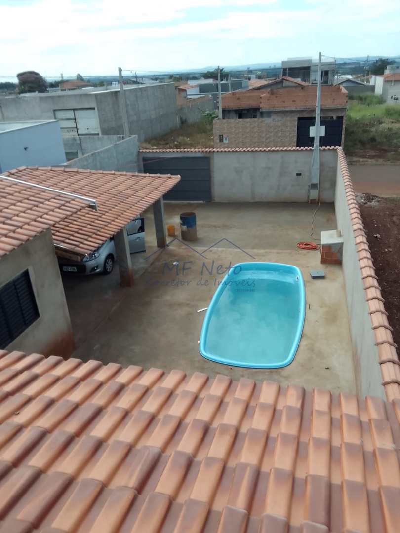 Casa à venda com 2 quartos, 250m² - Foto 1