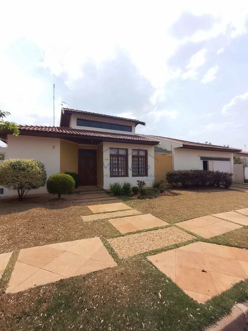 Casa à venda com 3 quartos, 660m² - Foto 1