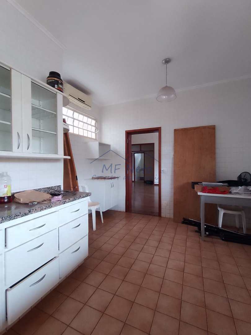 Casa à venda com 3 quartos, 660m² - Foto 11