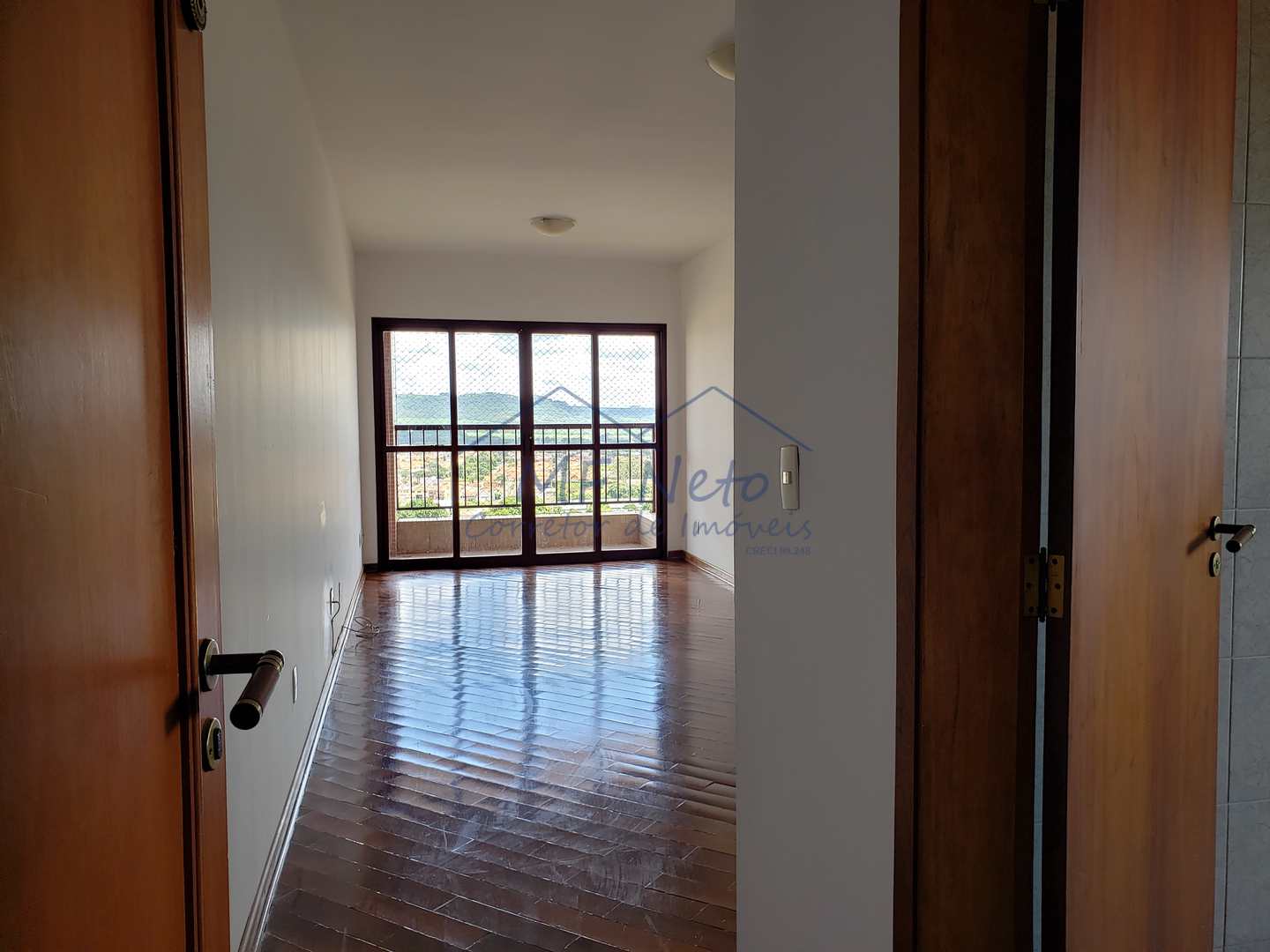 Apartamento à venda com 3 quartos, 80m² - Foto 2