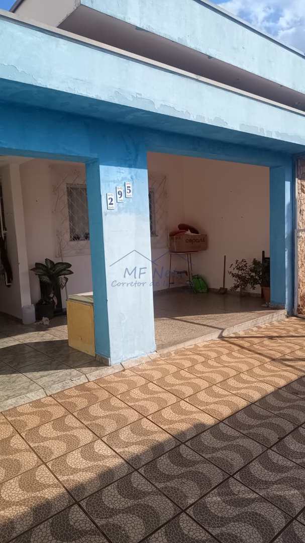 Casa à venda com 3 quartos, 304m² - Foto 4