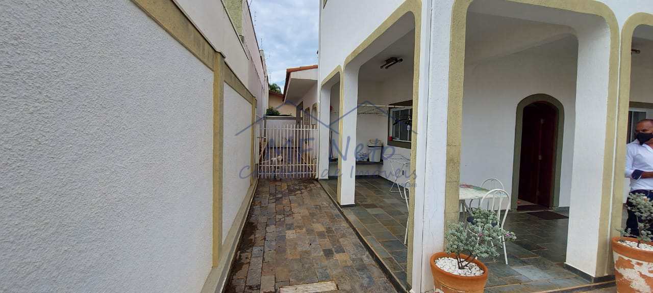 Casa à venda com 4 quartos, 600m² - Foto 4