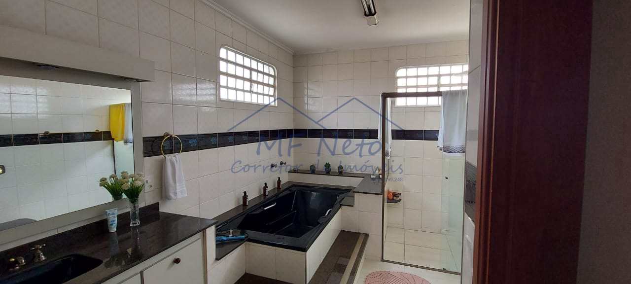 Casa à venda com 4 quartos, 600m² - Foto 27