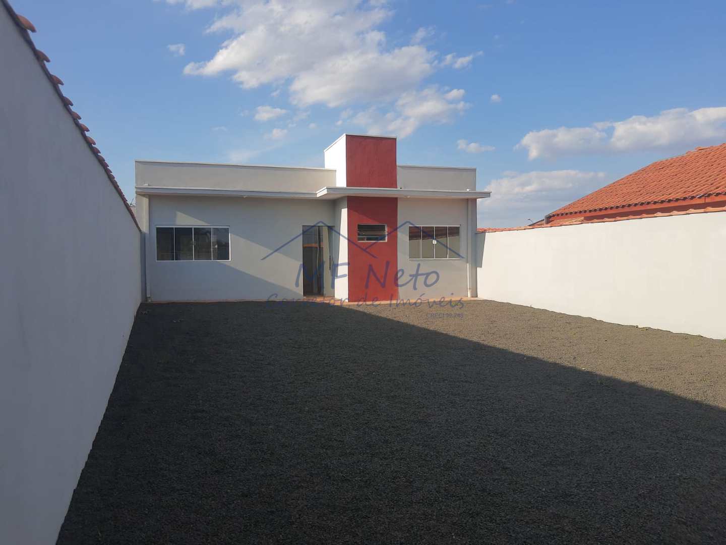 Casa à venda com 3 quartos, 250m² - Foto 1