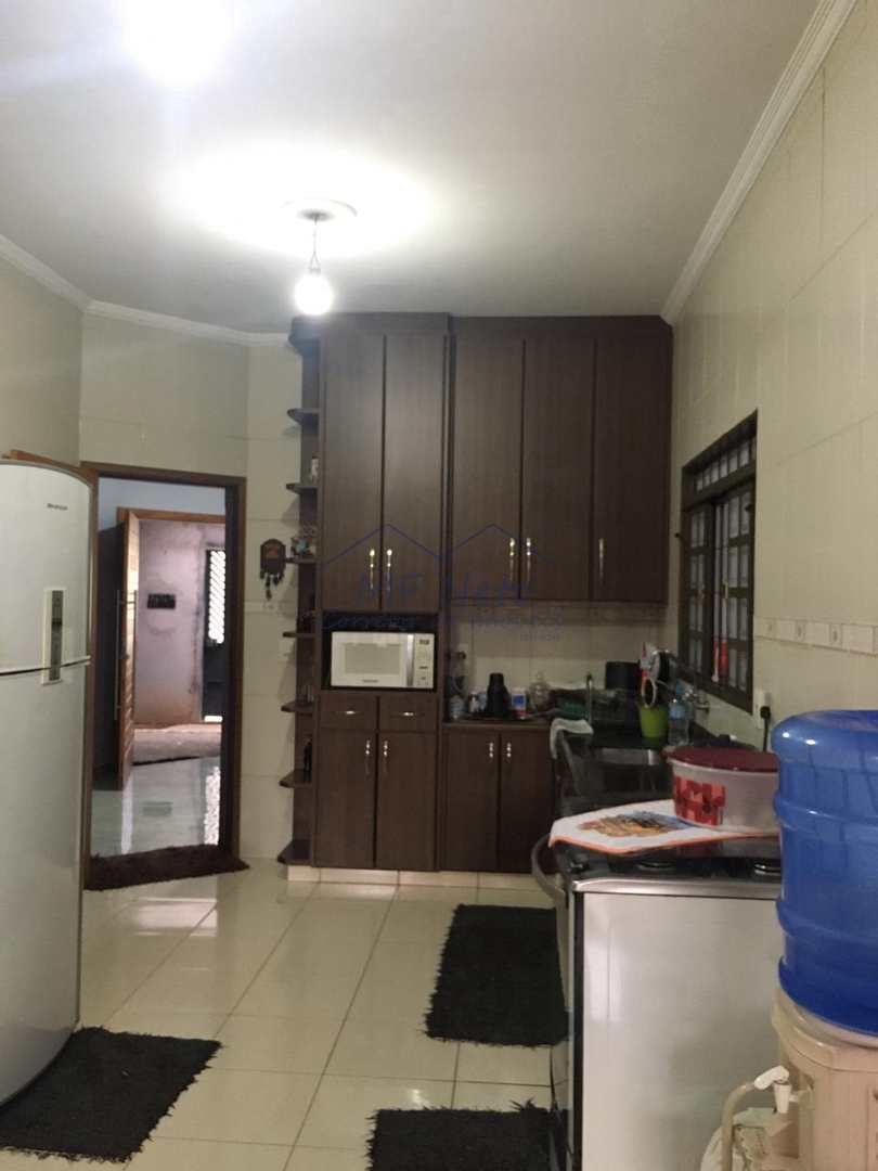 Casa à venda com 3 quartos, 205m² - Foto 6