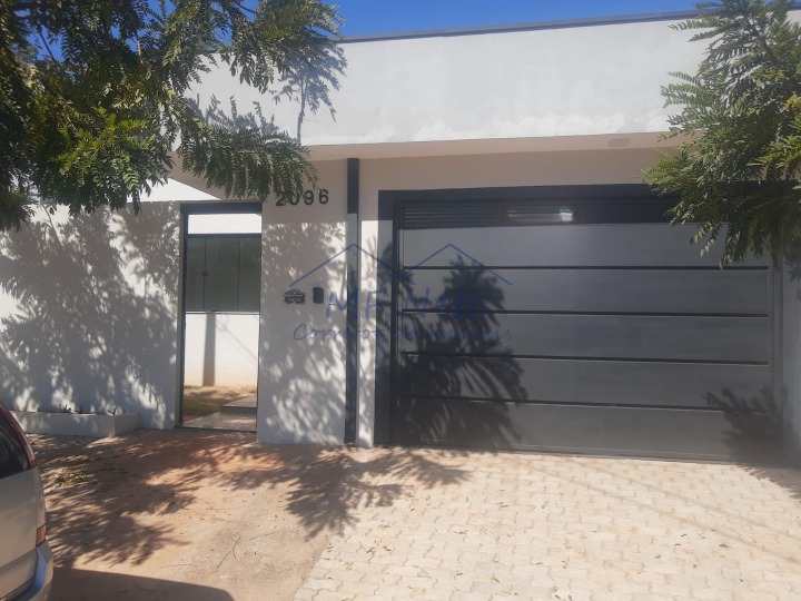 Casa à venda com 3 quartos, 250m² - Foto 1