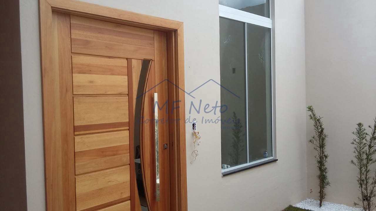 Casa à venda com 3 quartos, 250m² - Foto 1