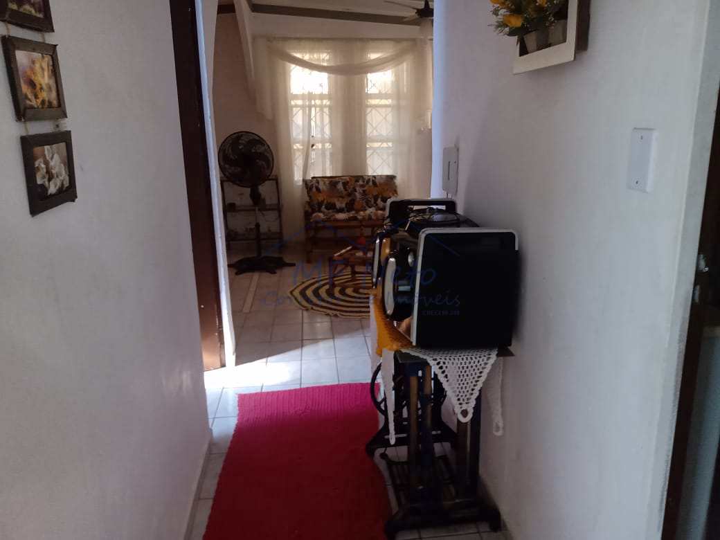 Casa à venda com 3 quartos, 250m² - Foto 4