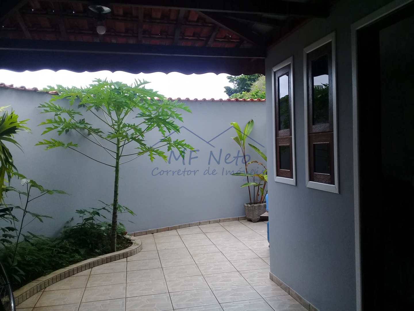 Casa à venda com 4 quartos, 300m² - Foto 2