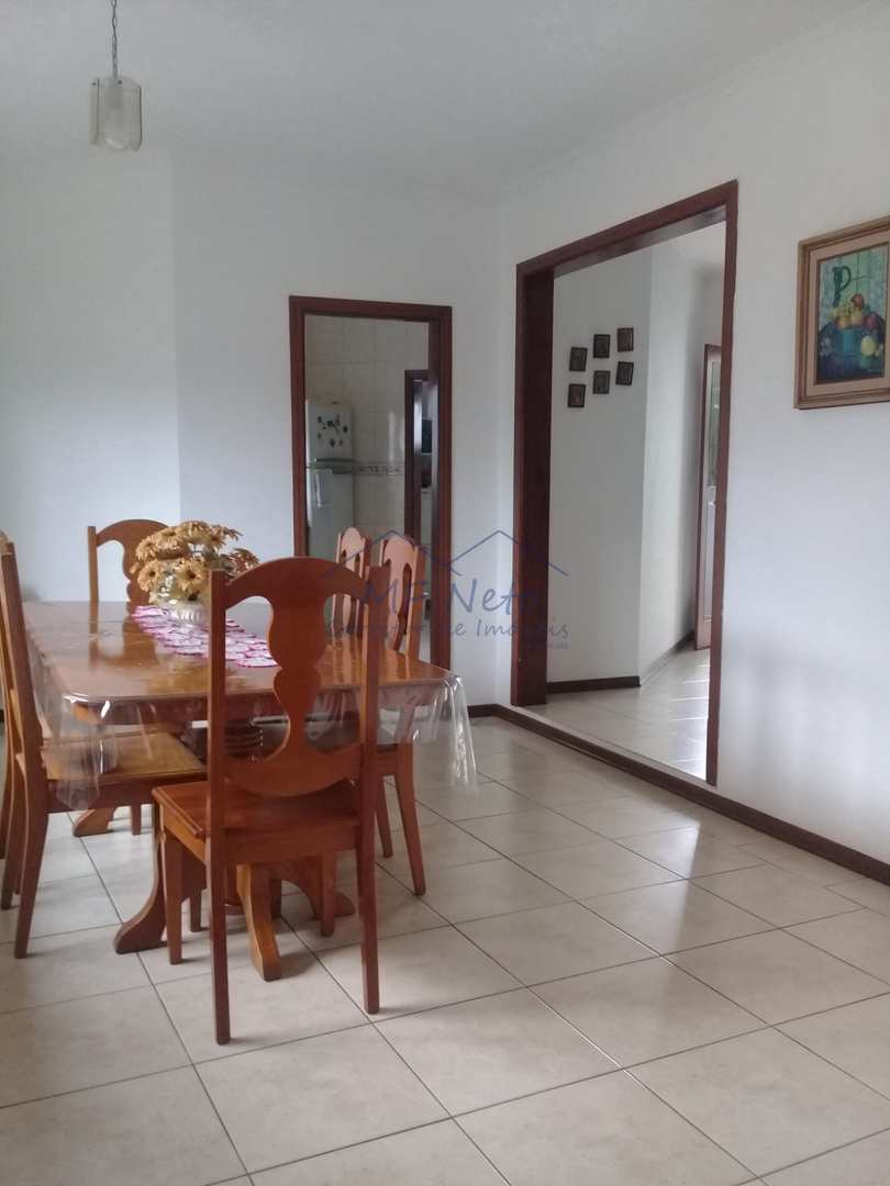 Casa à venda com 4 quartos, 300m² - Foto 4