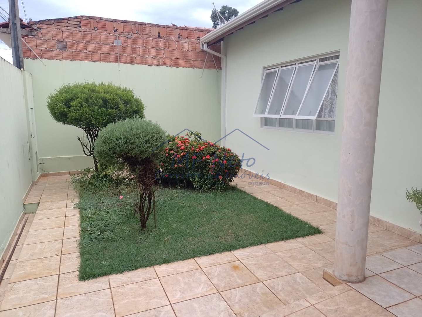 Casa à venda com 3 quartos, 253m² - Foto 2