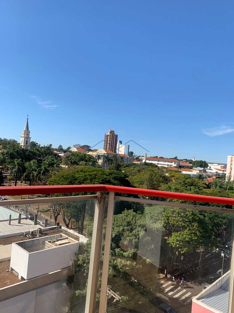 Apartamento à venda com 3 quartos, 148m² - Foto 2