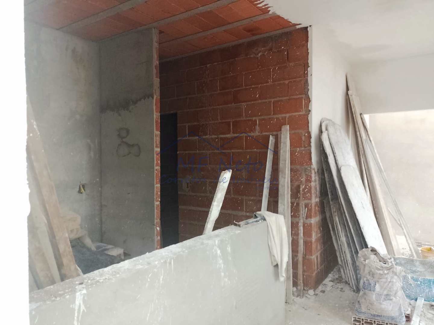 Casa à venda com 2 quartos, 180m² - Foto 8